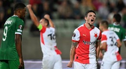 Christos Zafeiris sa teší po strelenom góle Mojmíra Chytila v zápase Ludogorec Razgrad - SK Slavia Praha v 1. kole ligovej fázy Európskej ligy.