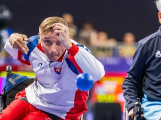 Na snímke slovenský boccista Róbert Mezík (vľavo) počas štvrťfinále mužov kategórie BC2 proti Luisovi Cristaldovi z Argentíny na XVII. paralympijských hrách 2024 v Paríži 31. augusta 2024. FOTO TASR/SPV/Roman Benický 

- Francúzsko
- PH2024
- Paríž
- hry
- letné
- leto
- paralympijské
- paralympiáda
- šport
- boccia
- muži
- slovaciká
- Mezík 