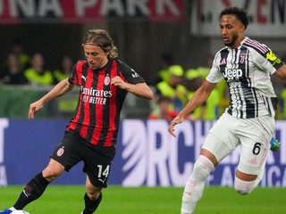 Zľava Luka Modrič a Lloyd Kelly