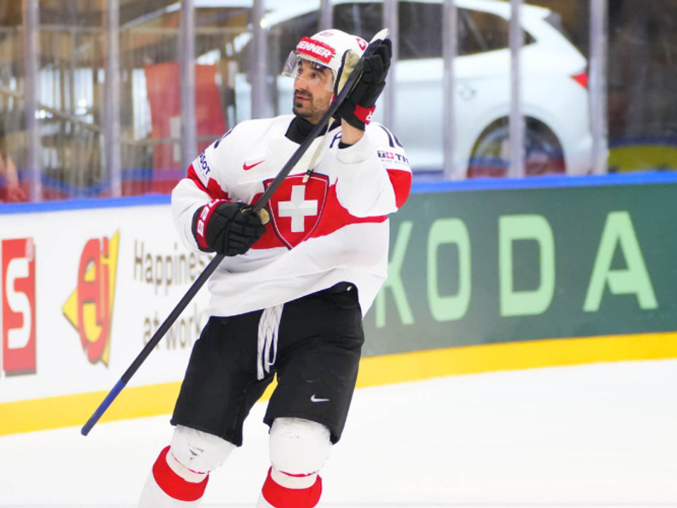Andres Ambühl na MS v hokeji 2025.