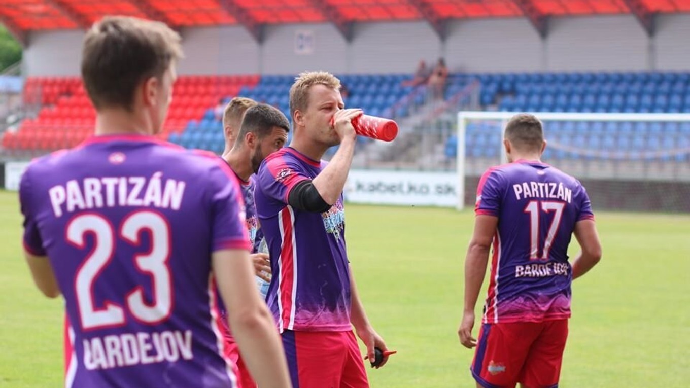 Futbalisti Partizána Bardejov.