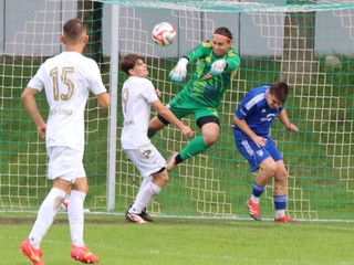 Momentka zo zápasu Nová Dedinka - Ivanka pri Dunaji.