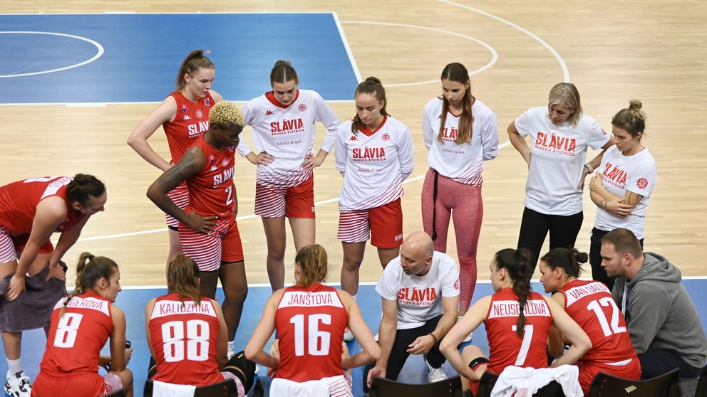 Basketbalistky Slávie Banská Bystrica.