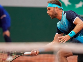 Slovenský tenista Norbert Gombos počas Roland Garros 2022. 