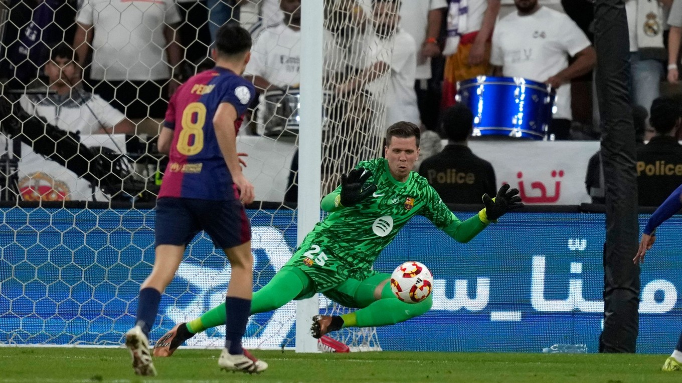 Brankár Wojciech Szczesny v drese FC Barcelona.