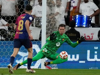 Brankár Wojciech Szczesny v drese FC Barcelona.