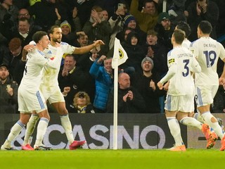 Leeds United oslavuje gól. 