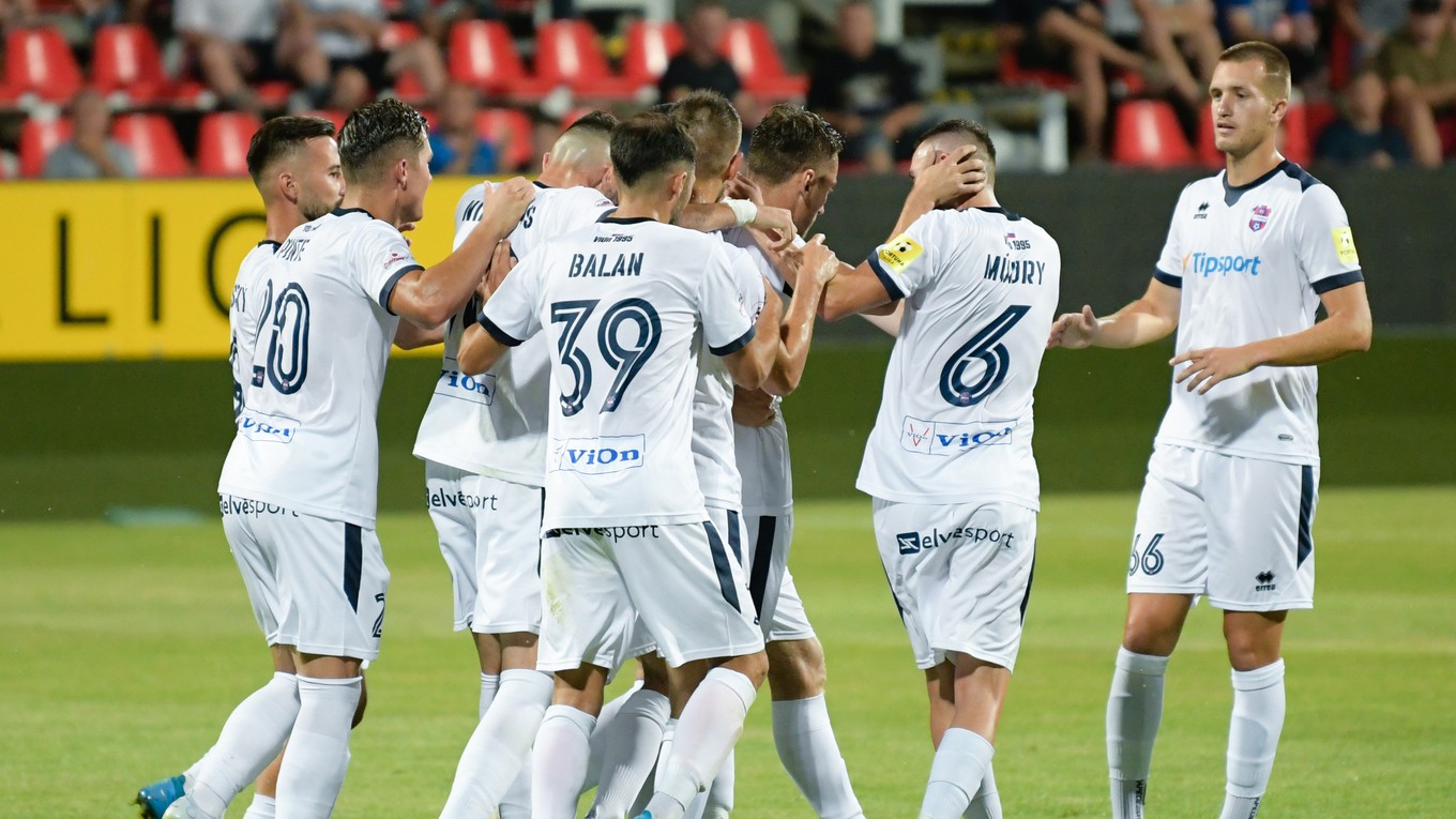 Futbalisti FC ViOn Zlaté Moravce.