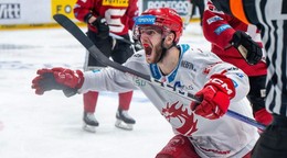 Miloš Roman sa teší z gólu