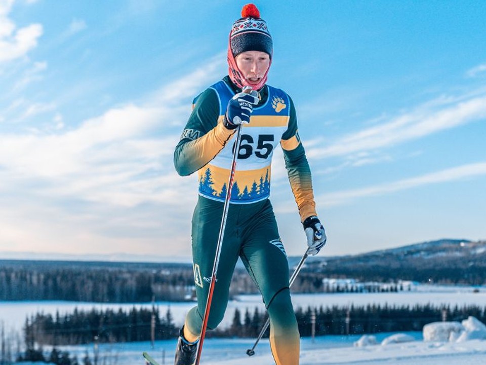 Peter Hinds na tréningu v Aljaške.