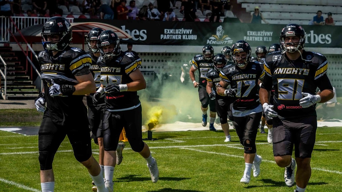 Nástup hráčov tímu Nitra Knights.