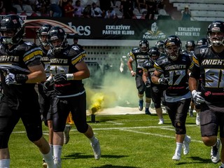 Nástup hráčov tímu Nitra Knights.