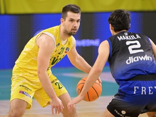 Zľava Daniel Chaban (Levice) a Matúš Makula (Košice)