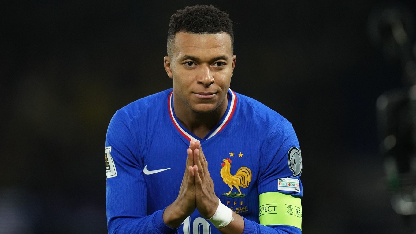 Kylian Mbappé oslavuje gól proti Ukrajine.
