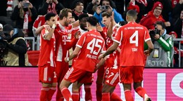 Bayern Mníchov oslavuje gól. 