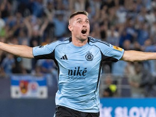 Róbert Mak (Slovan) sa teší z úvodného gólu počas odvetného zápasu 3. predkola Ligy majstrov vo futbale ŠK Slovan Bratislava – Kajrat Almaty.