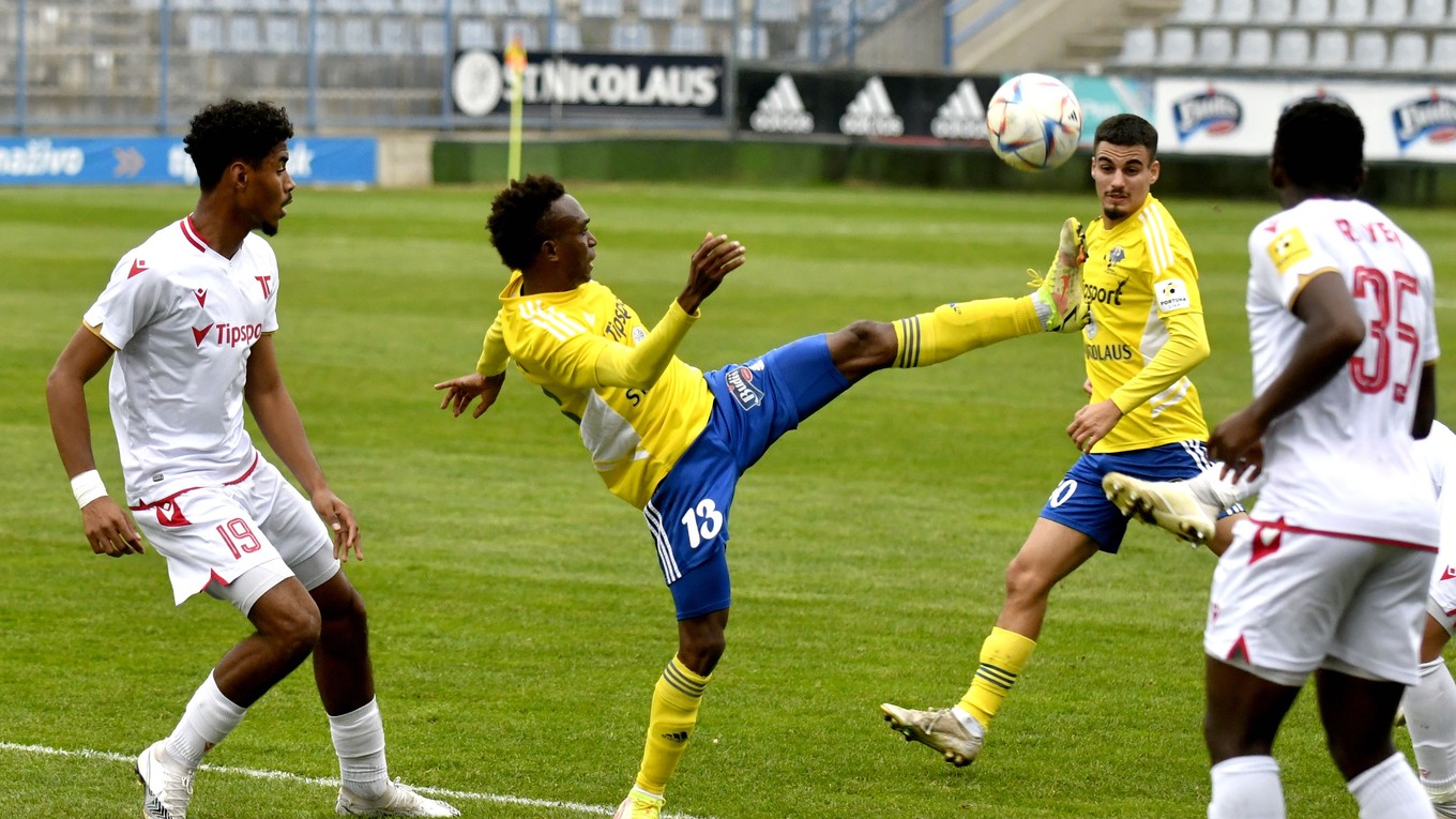 Na snímke futbalista Zemplínu Michalovce Wisdom Kanu.