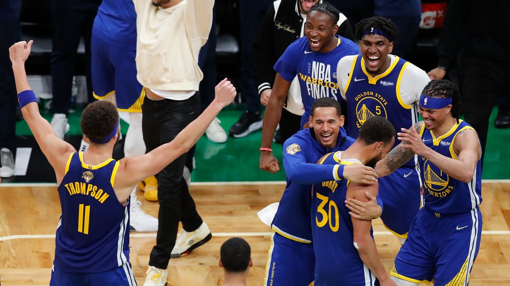 Sezóna NBA je rozhodnutá. Curry priviedol Golden State k ďalšiemu titulu