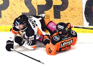 Patrik Lamper počas zápasu hokejovej Tipsport ligy.