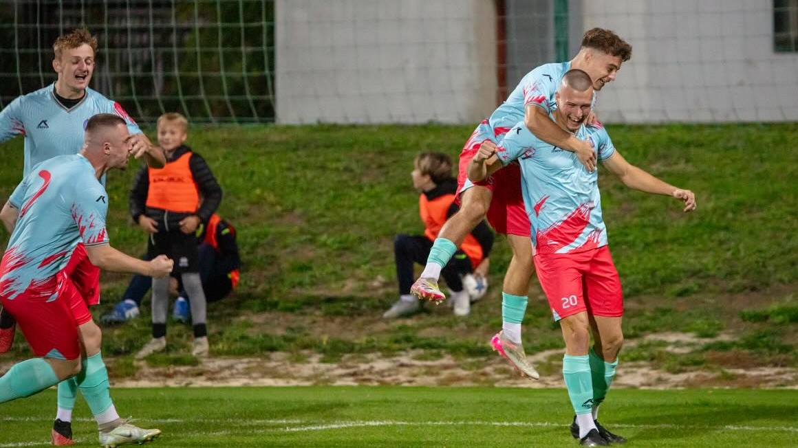 Líder štvrtej ligy ide na sústredenie do Turecka. Mesto potrebuje vyššiu súťaž, tvrdí tréner