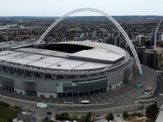 Na leteckej snímke štadión Wembley v Londýne.