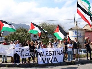 Palestínske vlajky na Vuelta a España 2025.