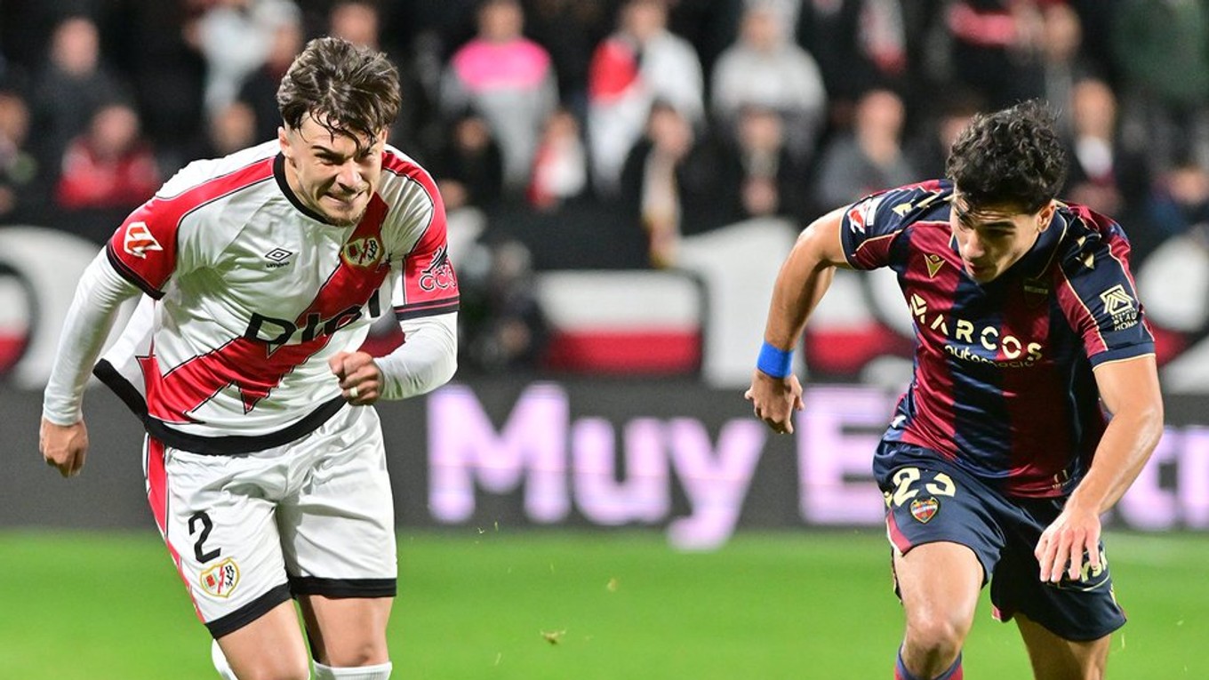 Záber zo zápasu Vallecano - Levante 
