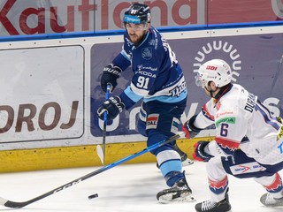 Zľava Robert Jackson (Nitra) a Arnaud Durandeau (Zvolen).
