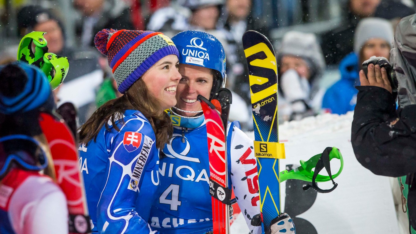 Petra Vlhová a Veronika Velez-Zuzulová na Svetovom pohári vo Flachau v roku 2016.