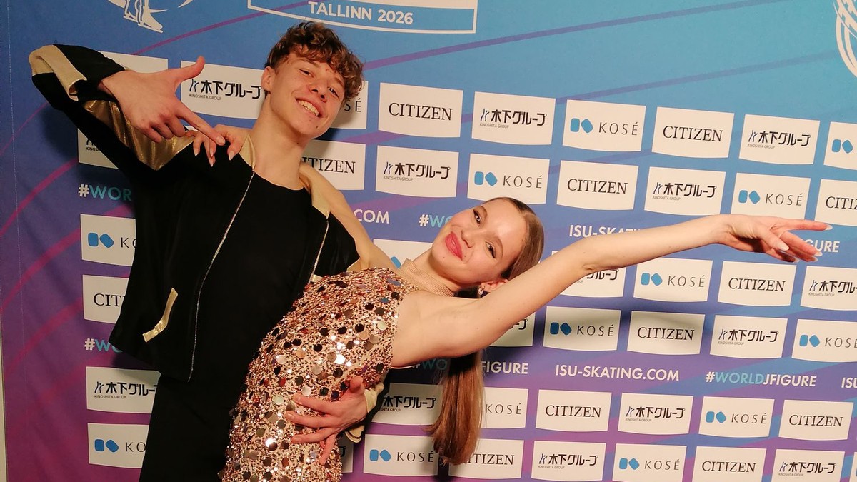 Obrovská vlajka v hľadisku, ale aj záhadná zrážka. Slováci chceli z debutu vyťažiť maximum