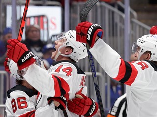 Nathan Bastian sa raduje z gólu.