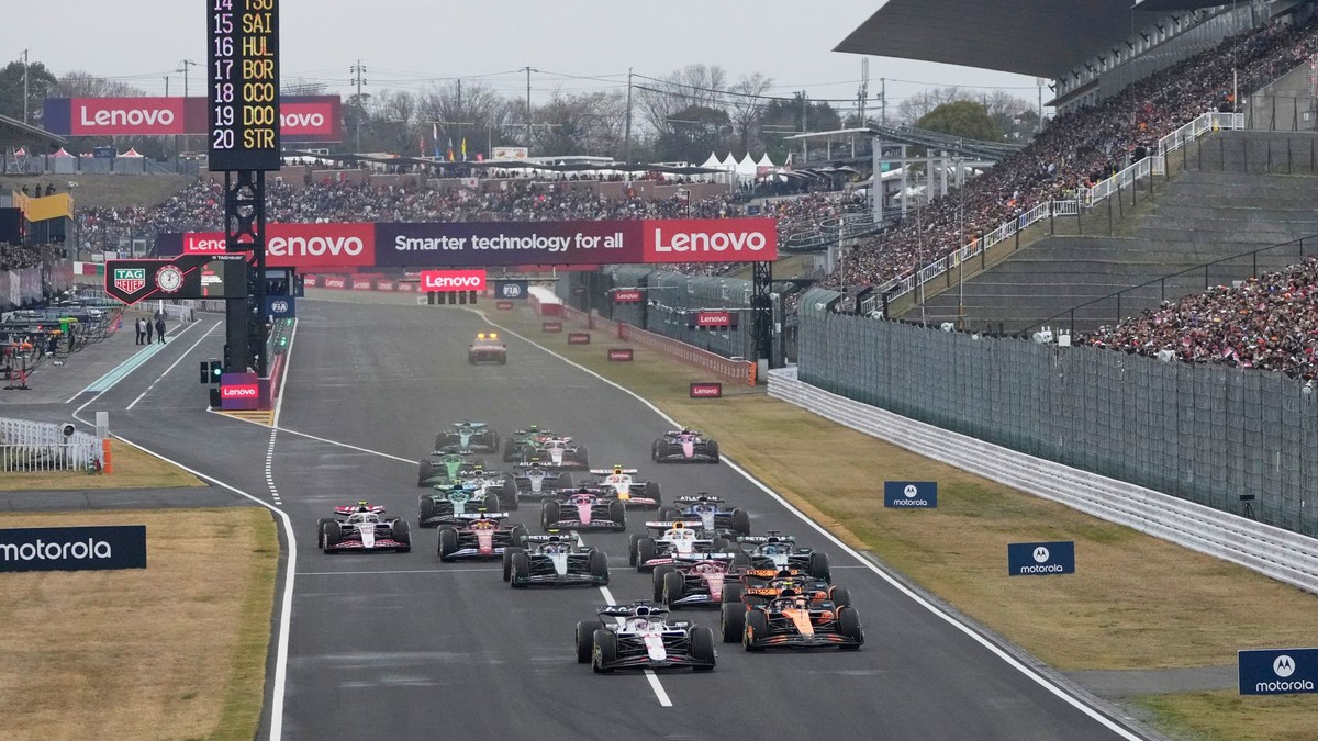 Monoposty F1 počas Veľkej ceny Japonska.
