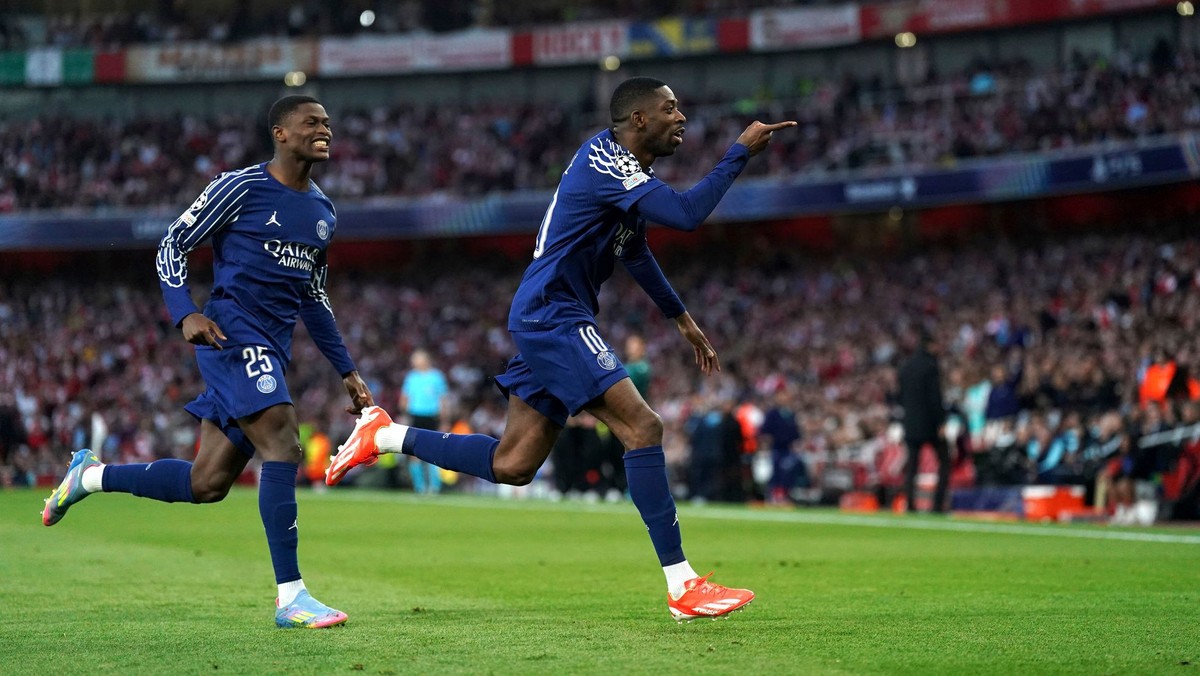 Ousmane Dembele oslavuje gól