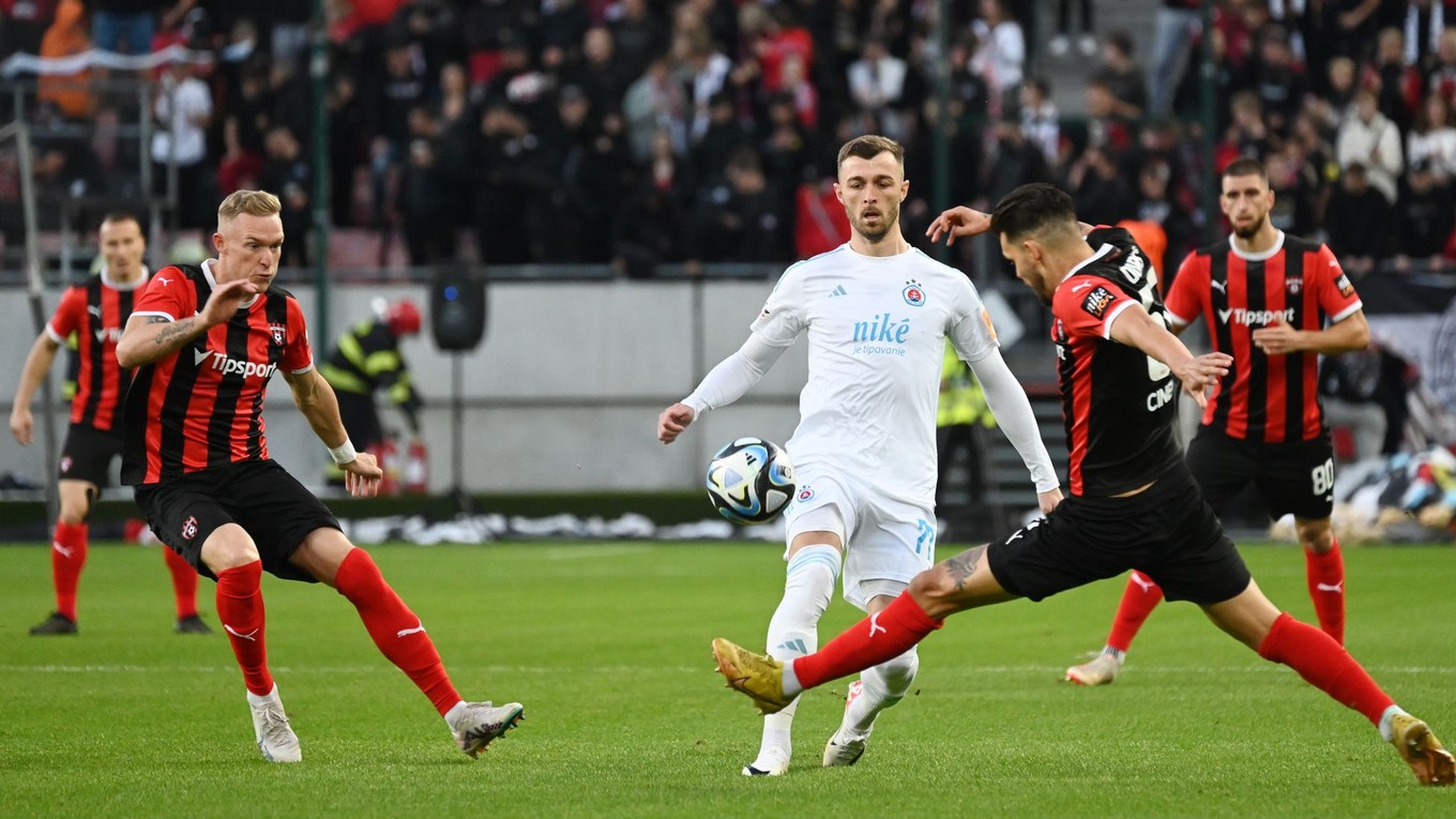 Fotka zo zápasu Spartak Trnava - ŠK Slovan Bratislava.