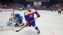 Libor Hudáček premieňa trestné strieľanie proti Kazachstanu na MS v  hokeji 2024.
