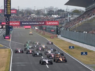 Monoposty F1 počas Veľkej ceny Japonska.