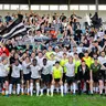 Spoločná fotka hráčov FC Petržalka s fanúšikmi po výhre nad bratislavským Interom v 27. kola MONACObet ligy.