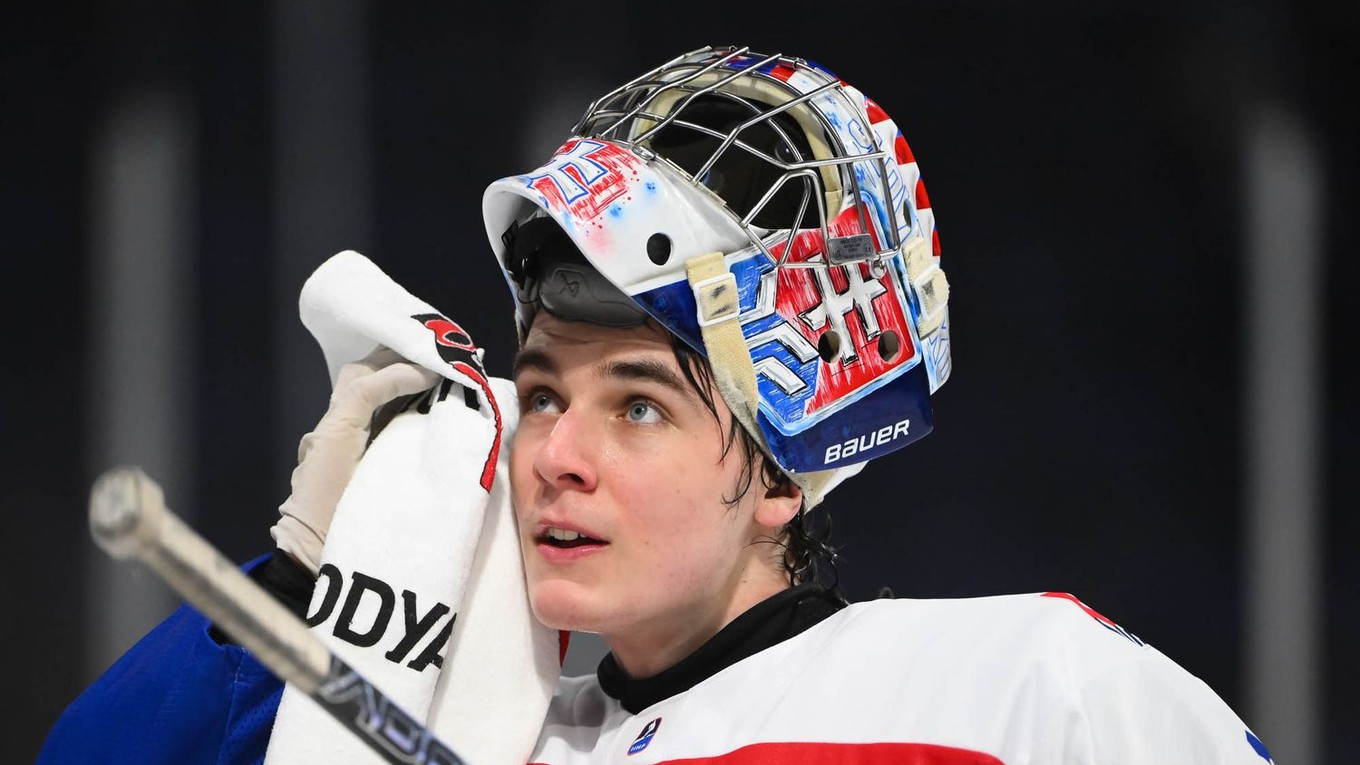 Brankár Michal Prádel v zápase Slovensko - Fínsko na MS v hokeji do 18 rokov 2025.