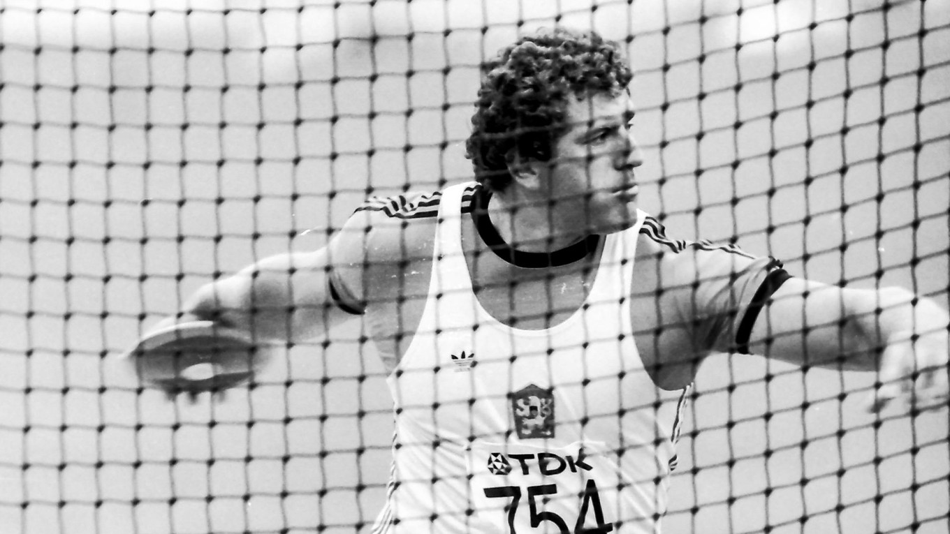 Imrich Bugár získal na MS 1983 zlato v hode diskom.