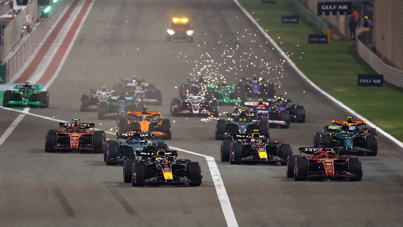 Monoposty F1 počas Veľkej ceny Bahrajnu.