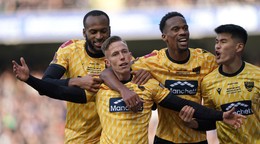 Gólová radosť hráčov Maidstone United po senzačnom víťazstve v FA Cupe. 