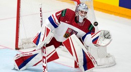 Lukáš Dostál v zápase Švajčiarsko - Česko na MS v hokeji 2024. 