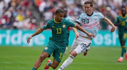 Iliman Ndiaye v drese Senegalu