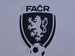 Na snímke logo Futbalovej asociácie Českej republiky (FAČR) pred sídlom FAČR v Prahe.