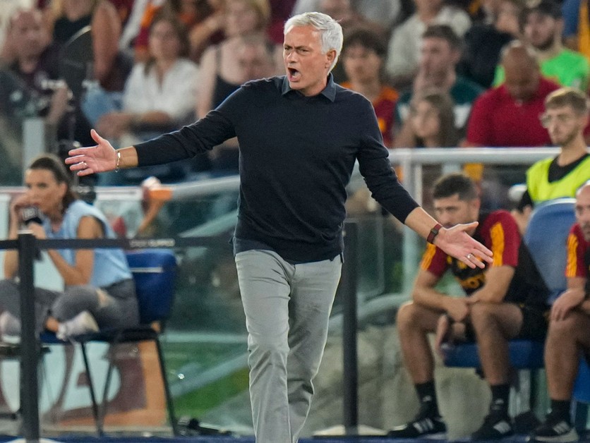 Tréner AS Rím José Mourinho.