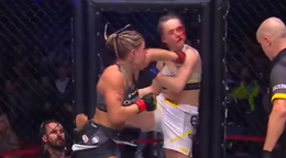 Smolková triafa súperku.