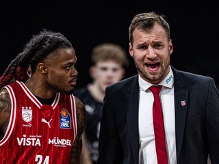 Tréner Anton Gavel (vpravo)