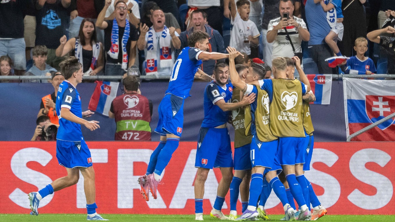 Gólová radosť slovenských futbalistov po góle na 2:0 v úvodnom kvalifikačnom zápase na MS 2026 A-skupiny Slovensko - Nemecko.