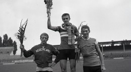 Karol Pátek vyhral záverečnú etapu Okolo Slovenska 1965 pred Deenenom a Pospíšilom.