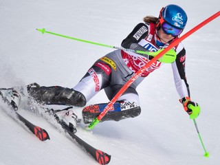 Petra Vlhová vyhrala slalom v Aare 2021.